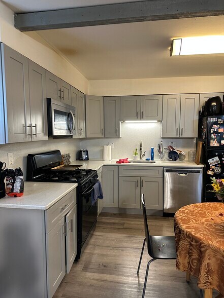 Building Photo - 510 S Juniper St