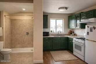 Building Photo - 614 Marr St