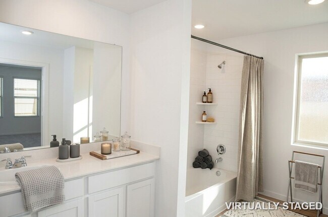Building Photo - 5135 Sunvalley Bend Dr