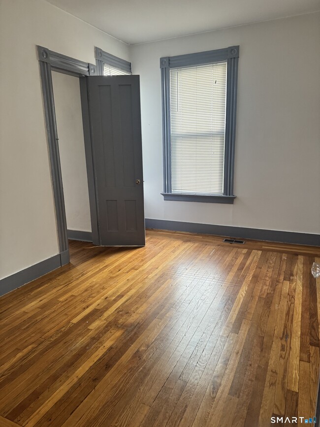 Building Photo - 751 Orange St