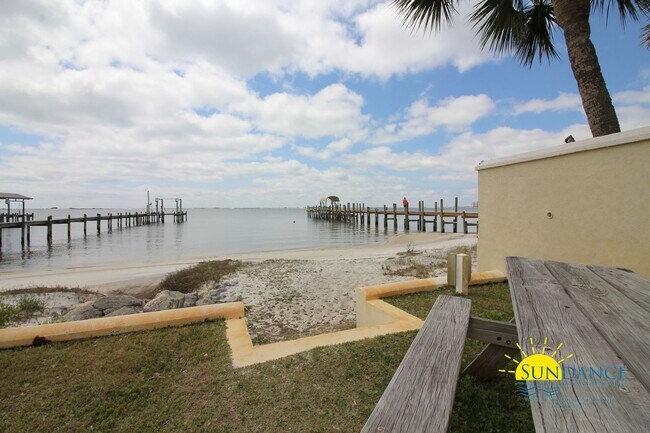 Building Photo - Efficient Solar 4-Bedroom Home in Navarre’s La Fontaine Gated Community with Deeded Beach Access!