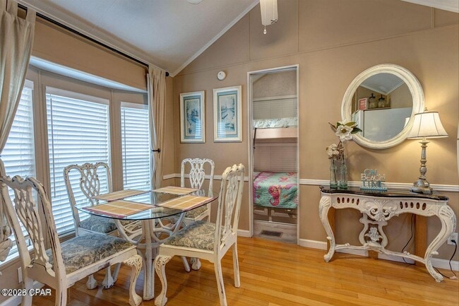 Building Photo - 1219 Thomas Dr