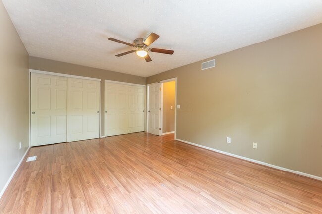 Building Photo - 4951 Hidden View Ct
