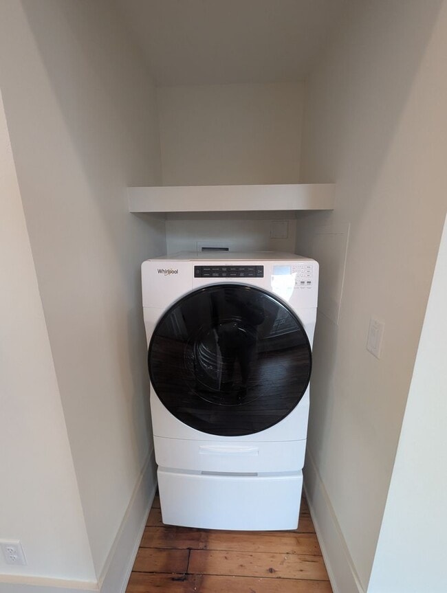 Building Photo - Beautifully Renovated 1 Bed, 1 Bath in Historic Covington