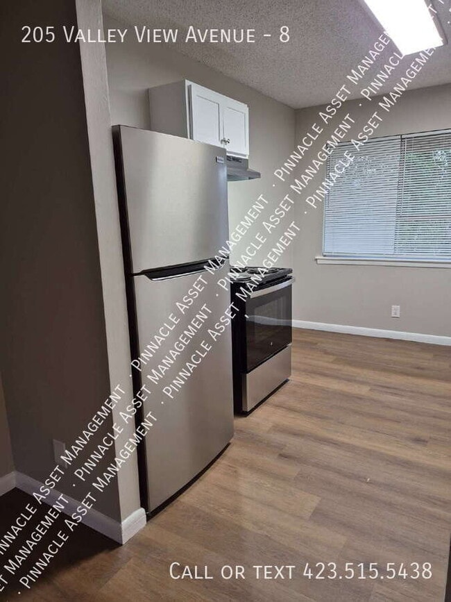 Building Photo - 205 Valley View Ave