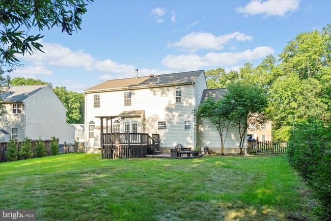 Building Photo - 2230 Community Dr
