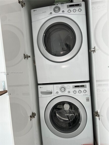 Building Photo - 401 Jefferson Ave