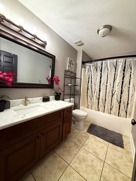 Building Photo - 1508 Crescent Hills Dr