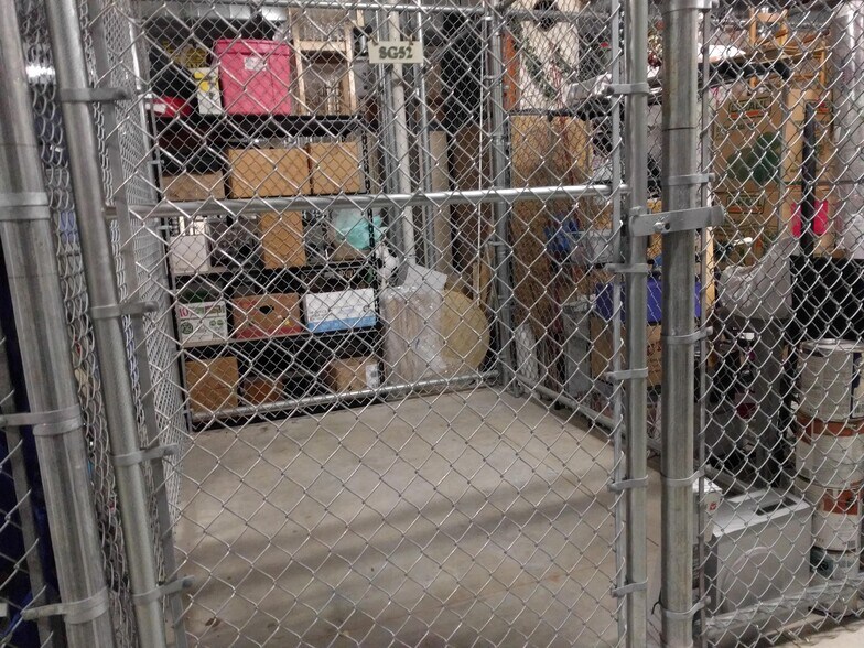 Building Photo - 360 W Washington Ave