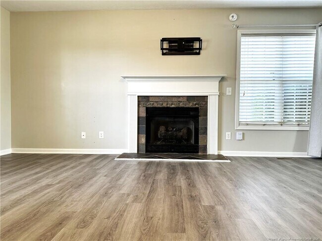 Building Photo - 1311 Shoshone Pl