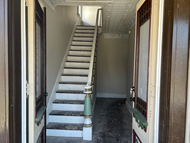 Building Photo - 114 S Melcher St