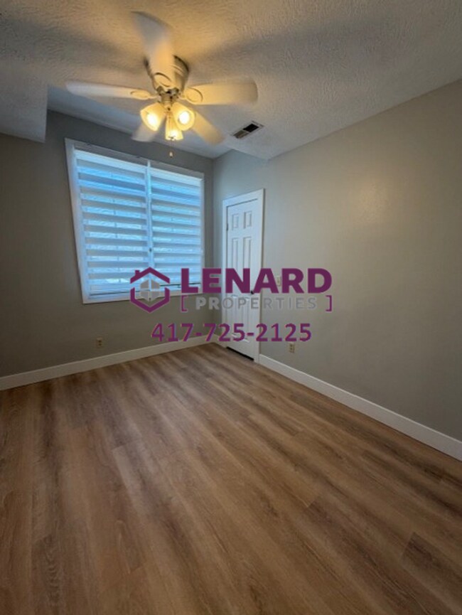 Building Photo - Spacious 3 Bedroom Home!
