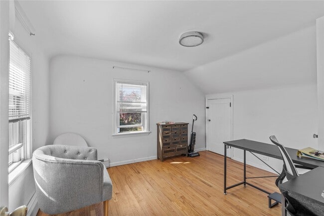Building Photo - 41 Verplanck Ave
