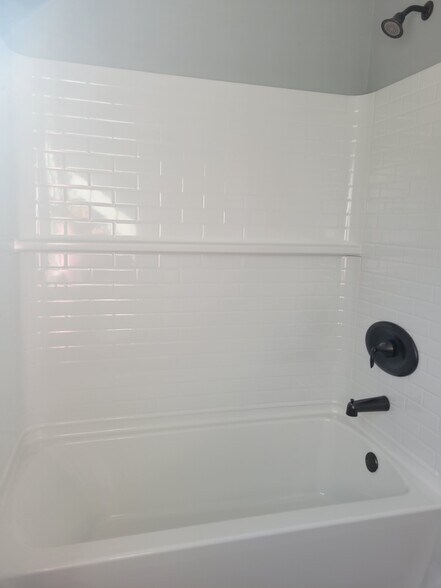 Bathroom - 714 S 2nd Ave