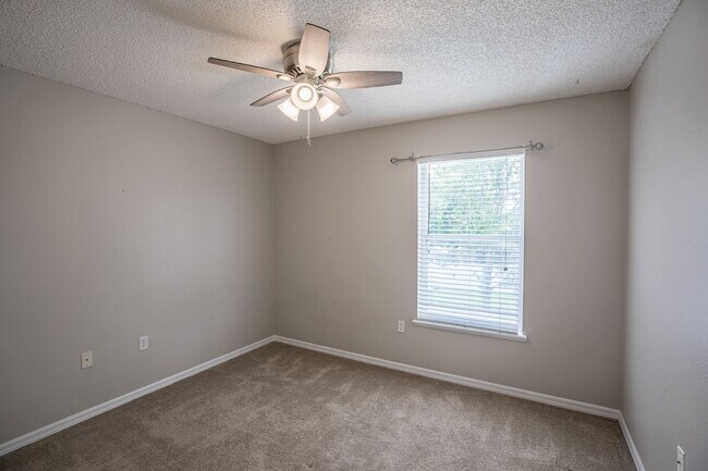 Building Photo - 1866 Hornsey Ct