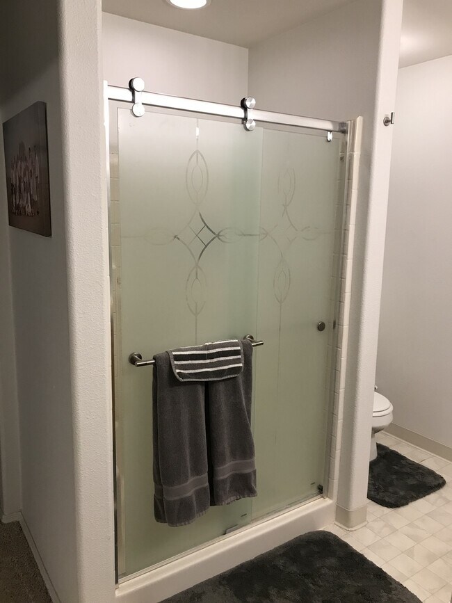 Building Photo - 8419/8421 NE 56th Street