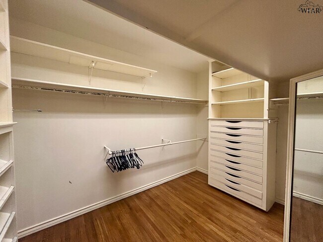 Building Photo - 7 Newcomb Terrace