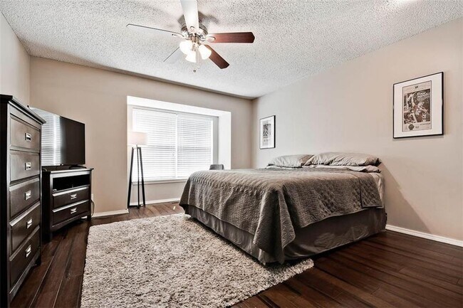 Building Photo - 2404 N Bronze Tree Dr