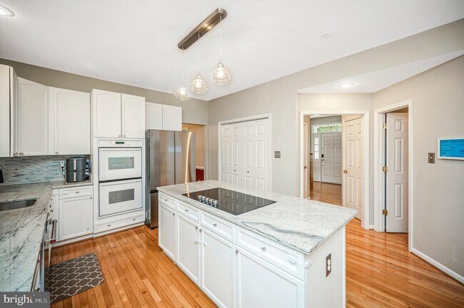 Building Photo - 15385 Windsong Ln