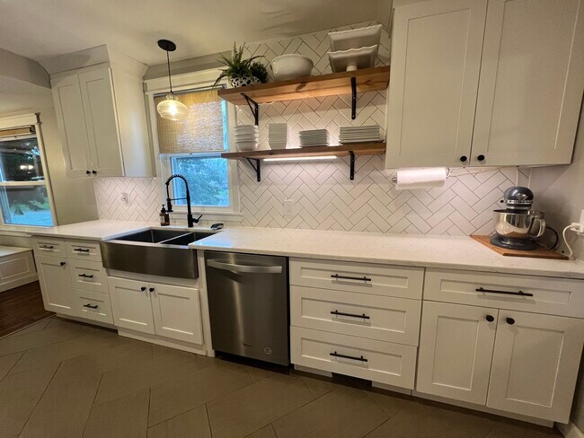 Building Photo - 3554 Abbott Ave N