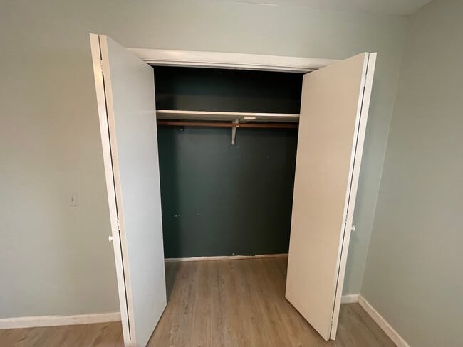 Building Photo - 1003 Sunset Dr