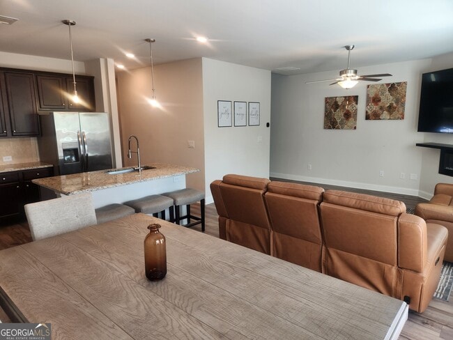 Building Photo - 47 Station Overlook Dr