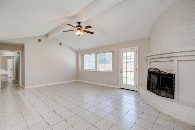 Building Photo - 25534 Pepper Ridge Ln