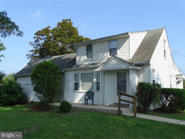 Primary Photo - 17 Ridge Rd