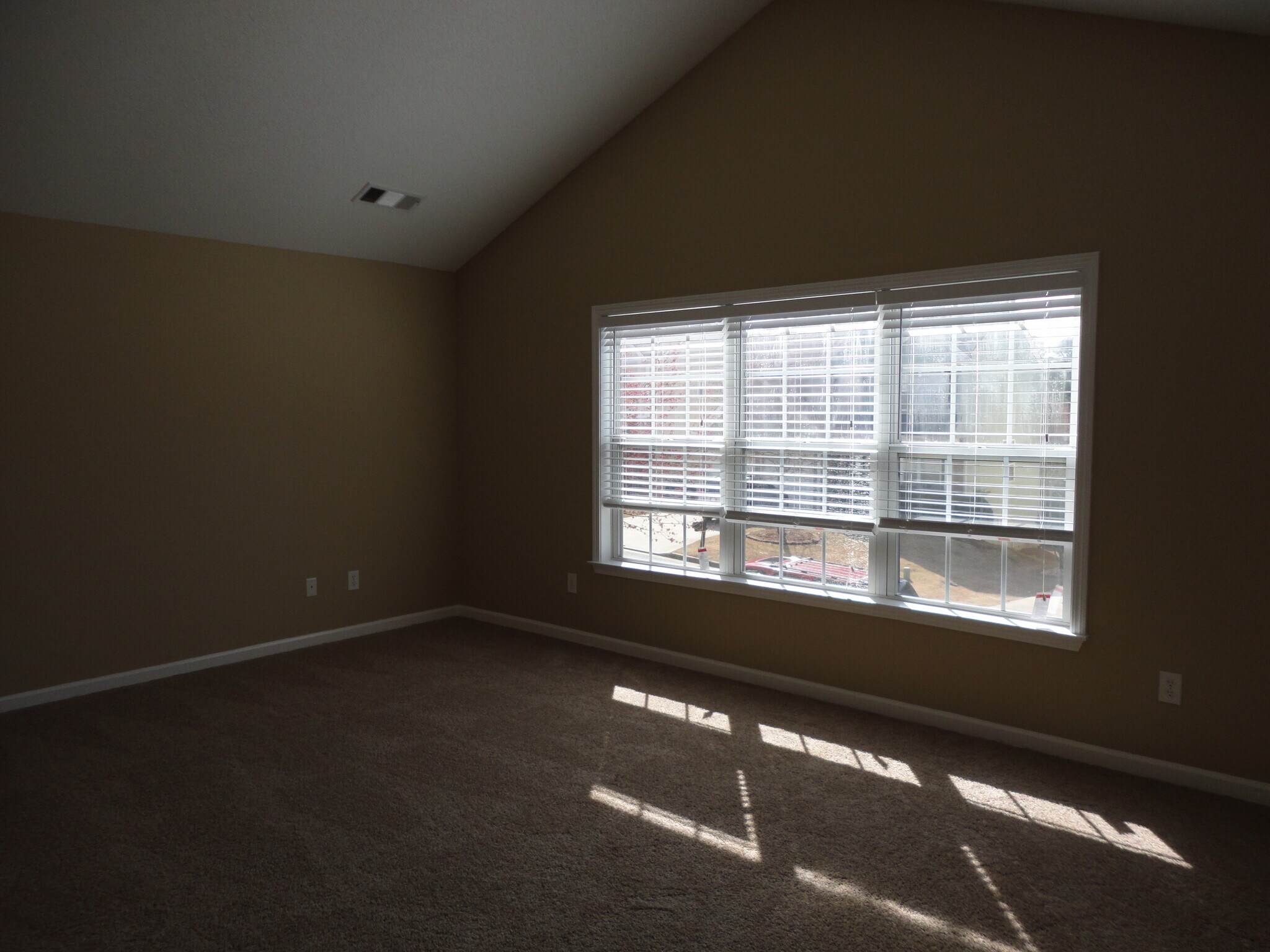 Building Photo - 3206 Claybrooke Dr NE