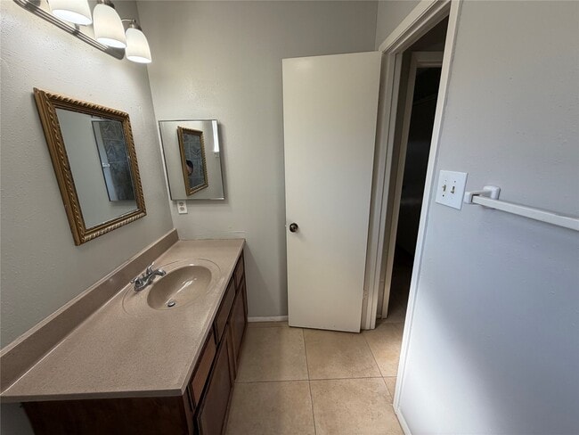 Building Photo - 2815 Fir Crest Ct