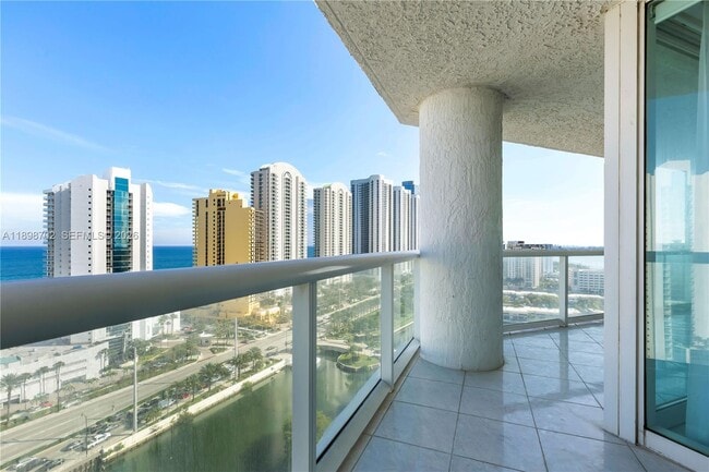 Building Photo - 16400 Collins Ave