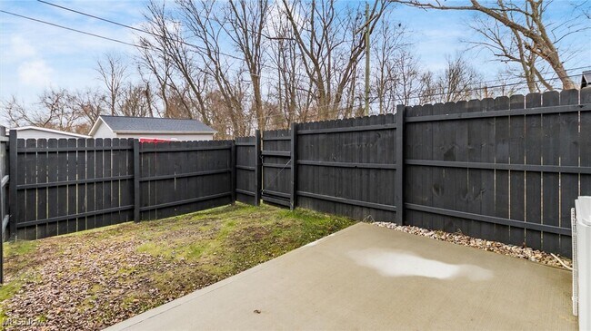 Building Photo - 13134 Pine Rd NE