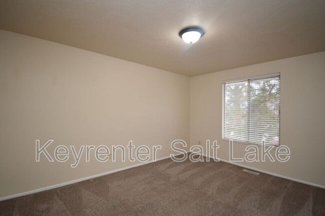 Building Photo - 788 David Way