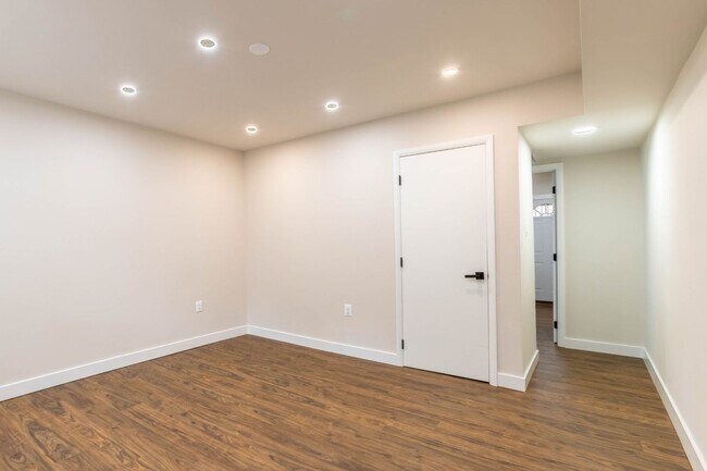 Building Photo - Brand New 3 BD Rowhome