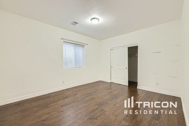 Building Photo - 15577 East 115th Place