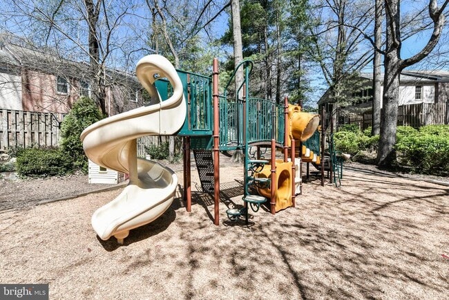 Building Photo - 2407 Alsop Ct