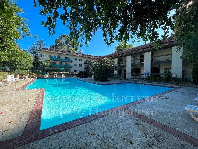 Building Photo - 5460 White Oak Ave