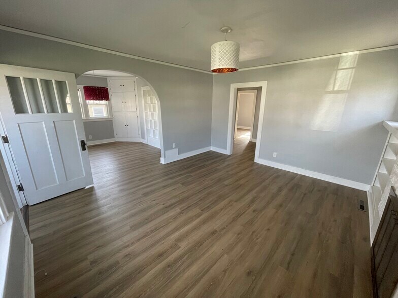 Building Photo - 217 Dotson Dr