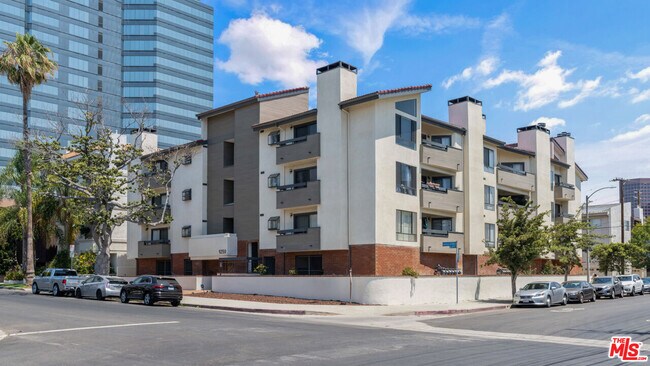 Building Photo - 1250 Amherst Ave