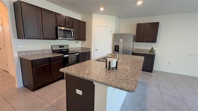 Building Photo - 611 Autumn Stream Dr