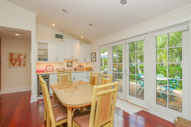 Building Photo - 391 Lee Ave