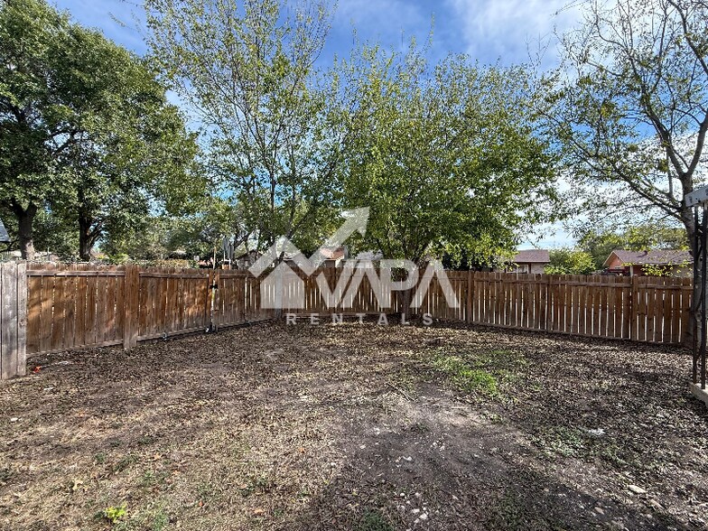 Building Photo - 7131 Cork Dr