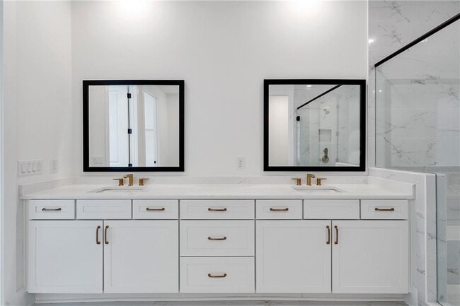 Building Photo - 2042 Juliette Ave