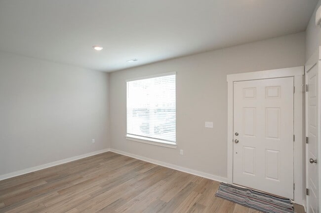 Building Photo - 1763 Frodo Wy