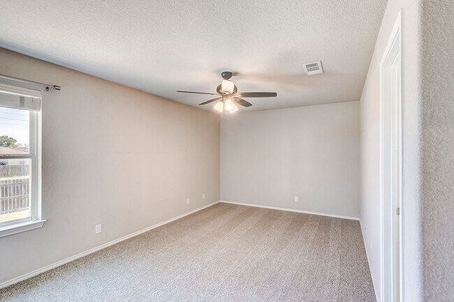 Building Photo - 3409 Lorena Dr