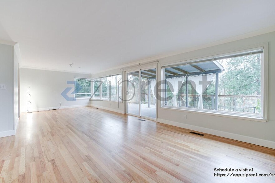 Building Photo - 380 Mt Defiance Cir SW