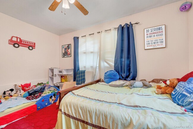 Building Photo - 10 Hanover Dr