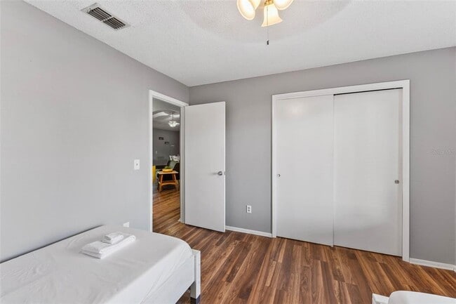 Building Photo - 7694 Indian Ridge Trail S