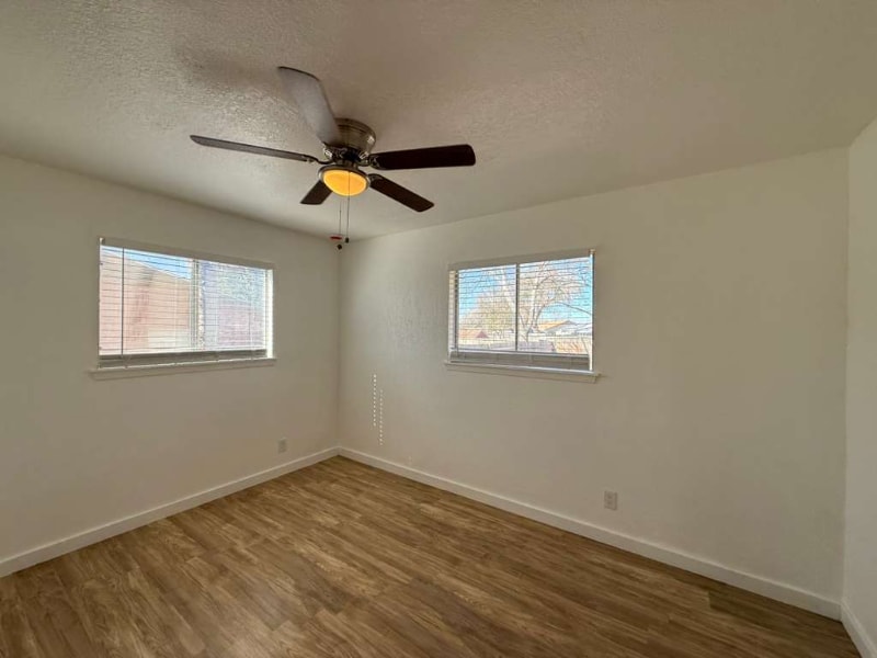 Building Photo - 5419 Lk Grv Dr