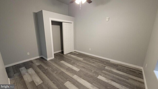 Building Photo - 1729 Centre Ave